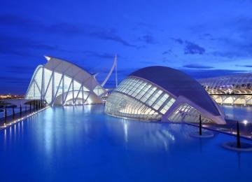Museo de las Ciencias vista nocturna