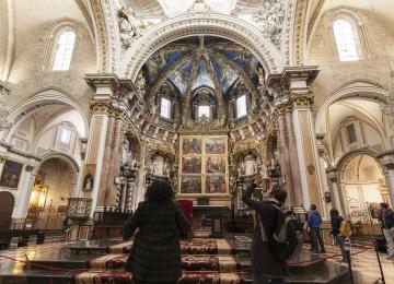 frontal y altar iglesia
