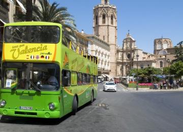 bus turistic verde y miguelete
