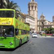 bus turistic verde y miguelete