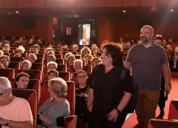 Sala del cine lys con gente