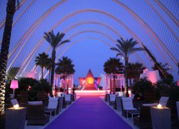 Experience the perfect summer nights, the party keeps on going!