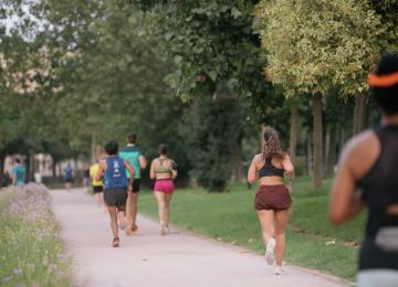 runners en el antiguo cauce del rio Turia