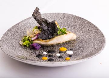 detalle plato en restaurante q tomas
