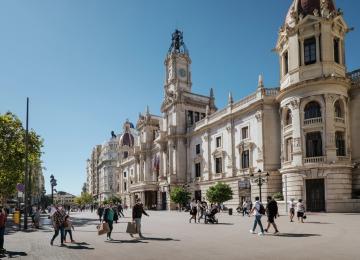 Ayuntamiento zona peatonal pasear